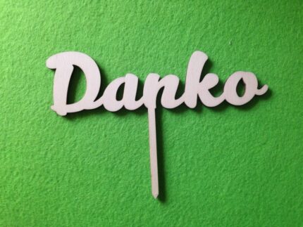 Drevený zápich na tortu s menom Danko