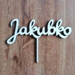 Drevený zápich na tortu s menom Jakubko 01