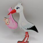 Dekorácia na tortu/magnetka - Bocian s dievčatkom 01