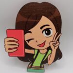 Magnetka - Dievča s mobilom 01