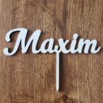 Drevený zápich na tortu s menom Maxim 02