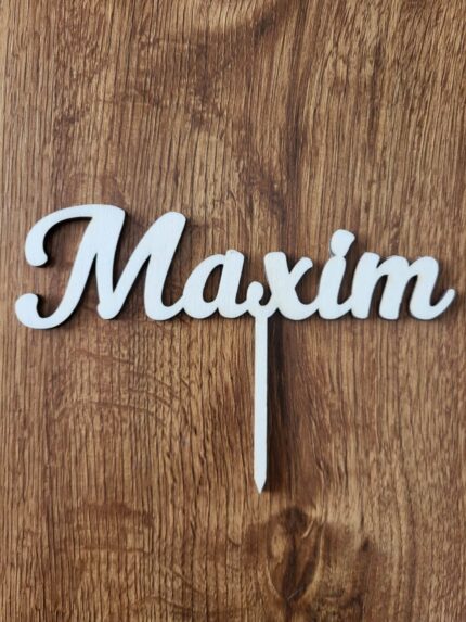 Drevený zápich na tortu s menom Maxim 02