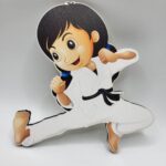 Dekorácia na tortu/magnetka - Karatistka