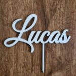 Drevený zápich na tortu s menom Lucas