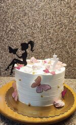 Zápich na tortu-sediaca žena/dievča + motýľ – Obrázok 2