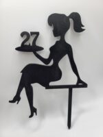 Zápich na tortu - sediaca žena/dievča číslo 27 /čierna/
