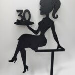 Zápich na tortu - sediaca žena/dievča číslo 30 /čierna/