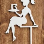 Zápich na tortu - sediaca žena/dievča číslo 13