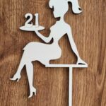 Zápich na tortu - sediaca žena/dievča číslo 21