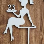 Zápich na tortu - sediaca žena/dievča číslo 23