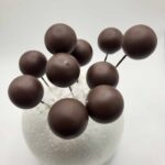 Dekorácia – Hnedé guličky 02