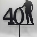 číslo 40 + postava muža /čierna/