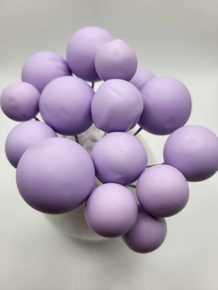 Dekorácia – Fialové guličky 02