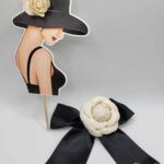 pap. zápich na tortu - Dáma v klobúku s mašľou