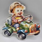 Chlapček v autíčku 01