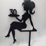 Zápich na tortu -sediaca žena/dievča číslo 30 + korunka /čierna/