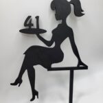 Zápich na tortu -sediaca žena/dievča + číslo 41 /čierna/