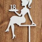 Zápich na tortu - sediaca žena/dievča číslo 18 /02/