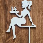 Zápich na tortu – sediaca žena/dievča + číslo 14