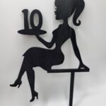 Zápich na tortu - sediaca žena/dievča číslo 10 /čierna/