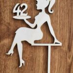 Zápich na tortu -sediaca žena/dievča + číslo 42