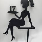 Zápich na tortu - sediaca žena/dievča číslo 17 /čierna/