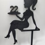 Zápich na tortu - sediaca žena/dievča číslo 22 /čierna/