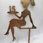 Zápich na tortu -sediaca žena/dievča číslo  15 /zlatá/