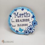 Drevená magnetka s menom a údajmi o narodení – chlapec | dekorácia na tortu