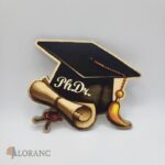 dekorácia na tortu/magnetka promócie/titul – diplom + čiapka PhDr.