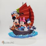 Akrylová stojaca dekorácia Minnie + Mickey + partia