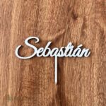 Drevený zápich na tortu s menom Sebastián 02