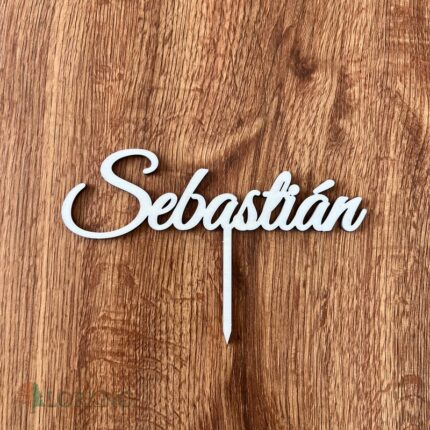Drevený zápich na tortu s menom Sebastián 02