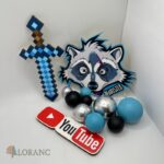 dekorácia na tortu - magnetka Asimister + YouTube + guličky