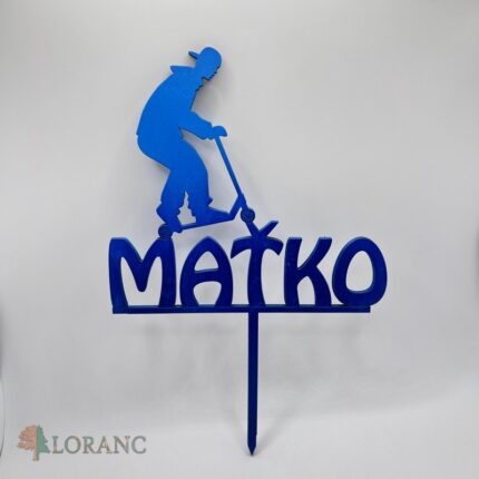 drevený zápich na tortu s menom Maťko + kolobežka