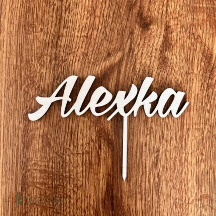 Drevený zápich na tortu s menom Alexka